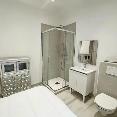 Apartament Ref 1971- For Rent Basse Californie Cannes